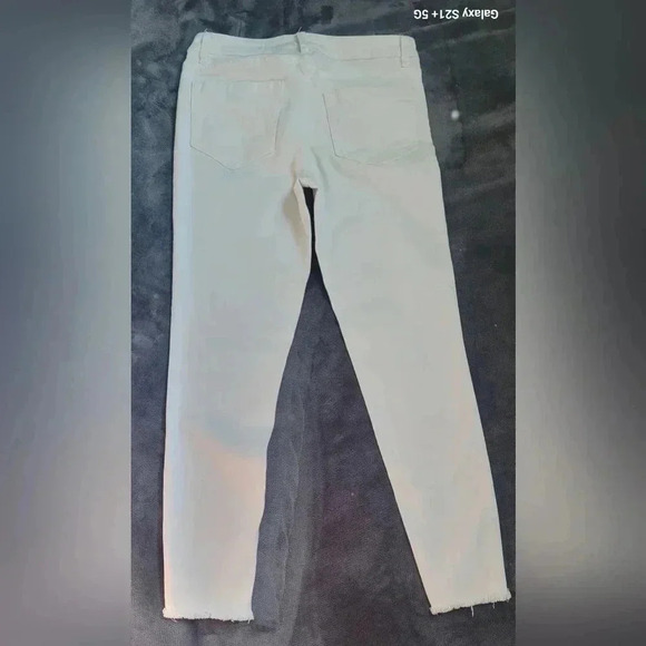 Vince Camuto ultra white Frayed Hem Skinny Leg Mid Rise Ankle Jeans size 27 - Picture 6 of 7